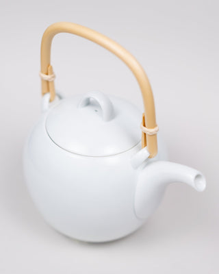 Japanese teapot Mayu SMALL White 0,5L by Hakusan